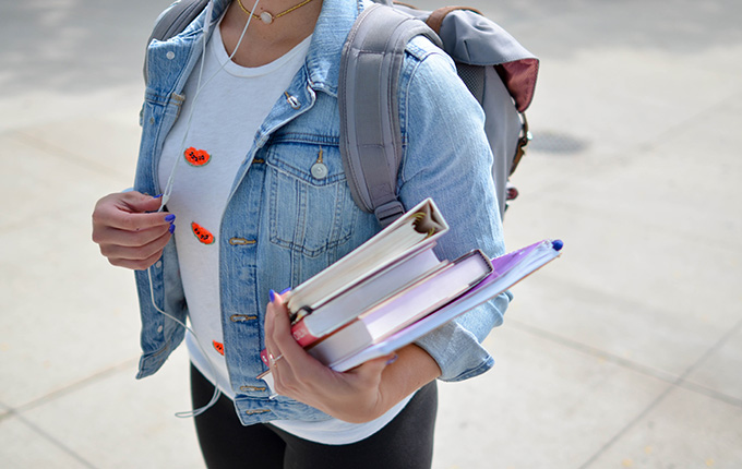 Schuloutfit und Rucksack