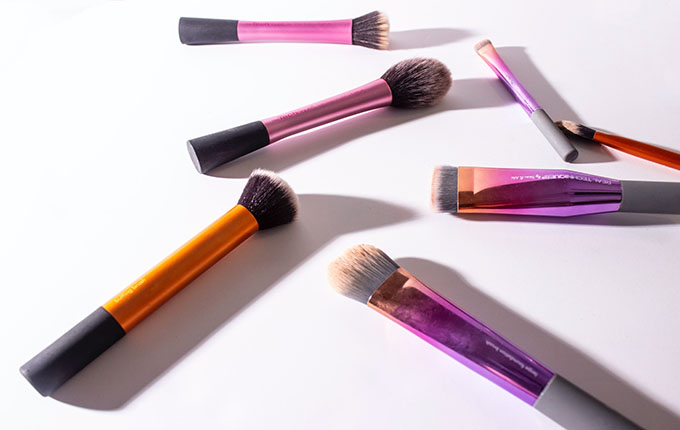 Image of makeup brushes
